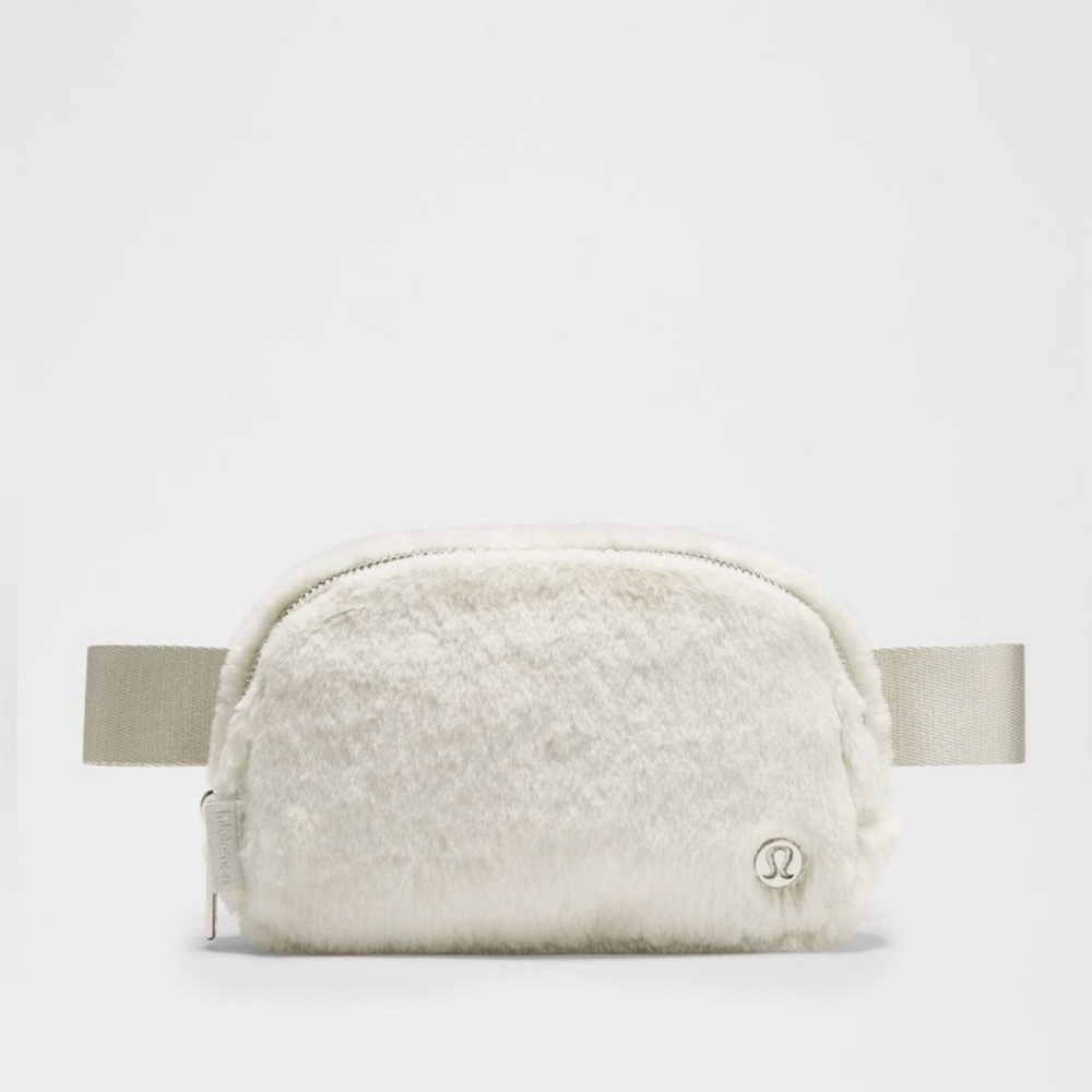 Lululemon Everywhere Belt Bag Plush Fleece, Color Bone/ Silver, 1L, NWT